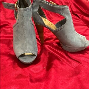 Guess Gray Heels with Peep Toe and High Thick Heel